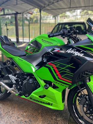 KAWASAKI NINJA 400 KRT EDITION 